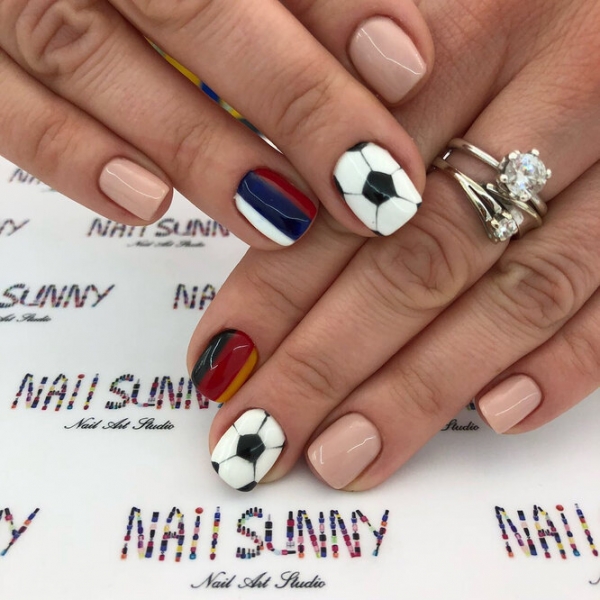 Короче говоря: 30 идей модного летнего маникюра для&nbsp;коротких ногтей