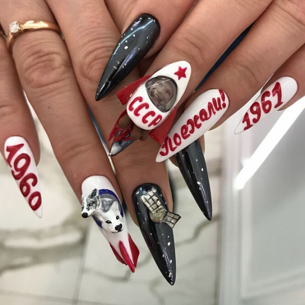 Кремль, гроб и&nbsp;попа Ким: таких маникюров ты еще не&nbsp;видела