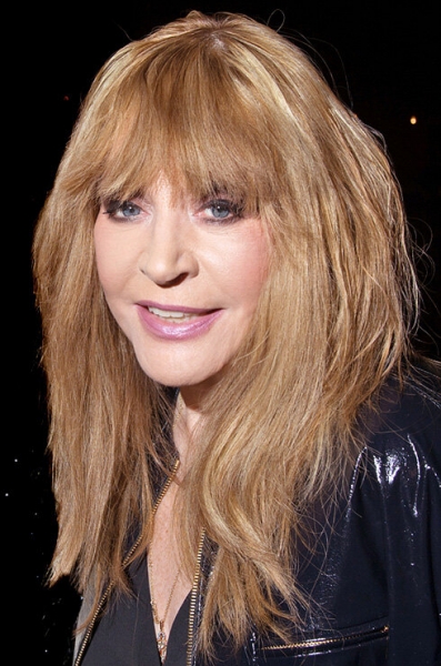 Кто выглядит моложе: звезды «на игле» против адептов естественного старения