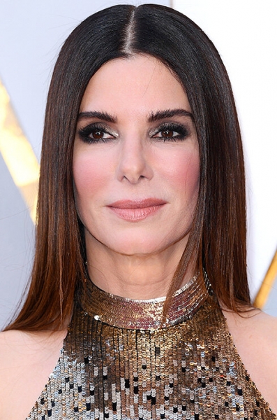 Кто выглядит моложе: звезды «на игле» против адептов естественного старения