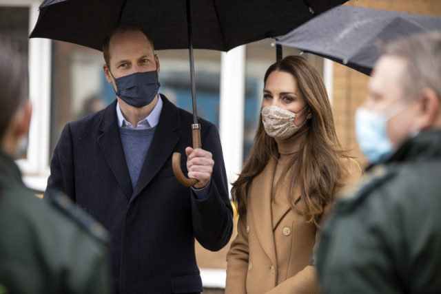 «Любимый дедушка»: Кейт и Уильям рассказали, как их дети переживают смерть принца Филиппа