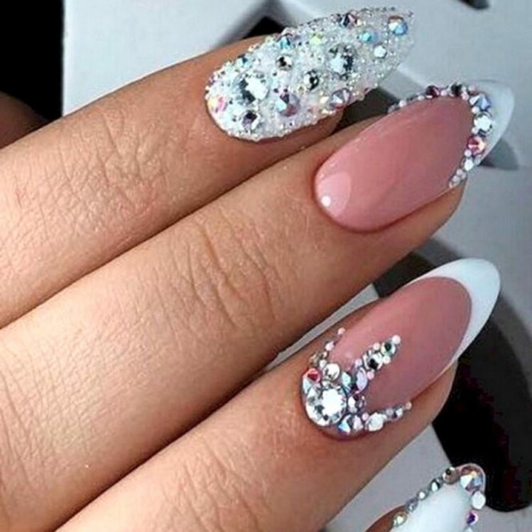 Модницам на&nbsp;заметку! 10 идей &laquo;дорогого&raquo; маникюра &mdash; актуальны в&nbsp;любое время года