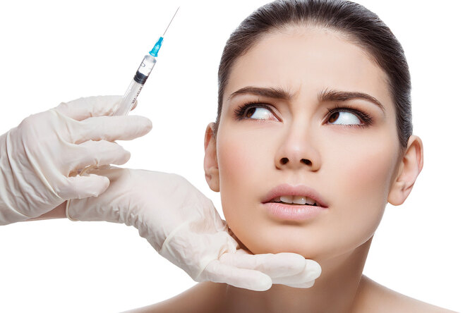 Мои глаза! Как пилинги и «уколы красоты» могут привести даже к потере зрения