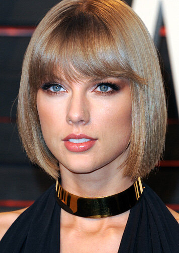 Музей восковых фигур: 10 звезд, которых мы не&nbsp;узнаем без&nbsp;макияжа