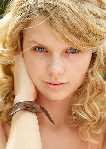 Музей восковых фигур: 10 звезд, которых мы не&nbsp;узнаем без&nbsp;макияжа