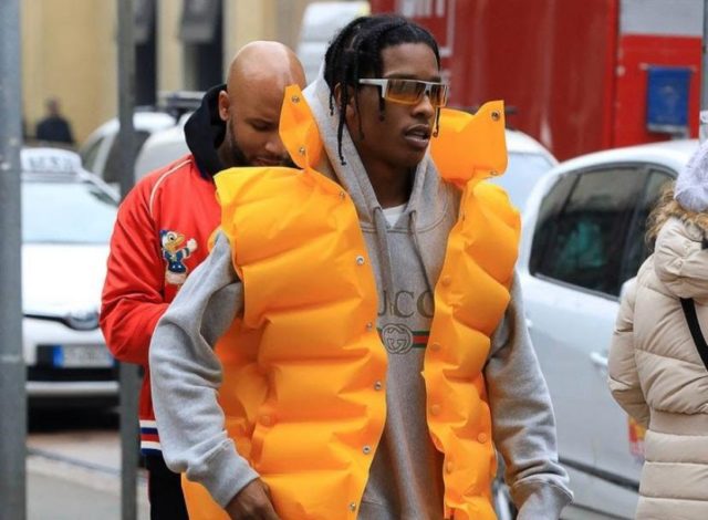 На примере красавцев Голливуда: как одеть своего парня после карантина