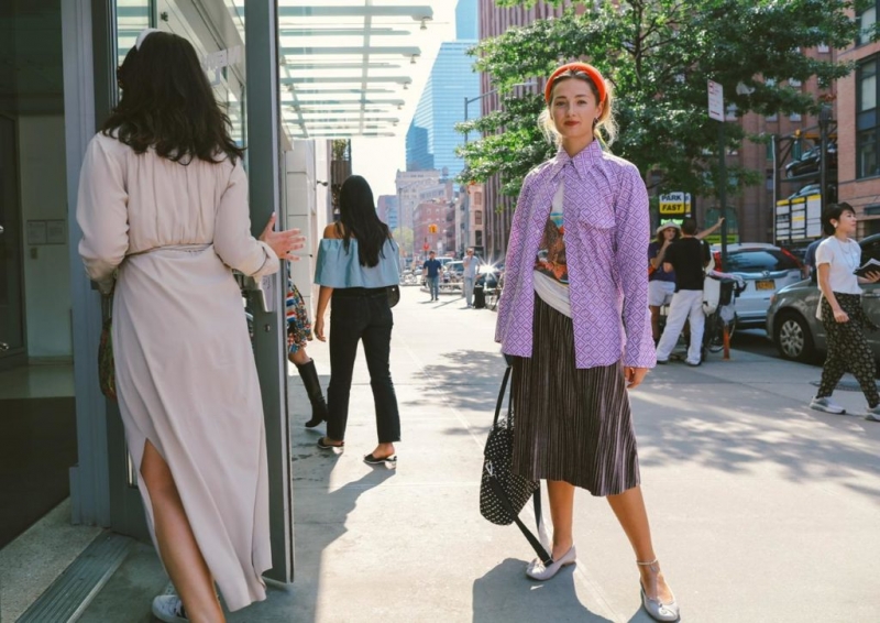 На примере звёзд стритстайла: как одеваться в офис летом