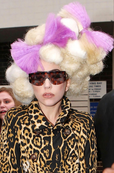 На всю голову: самые странные прически знаменитостей