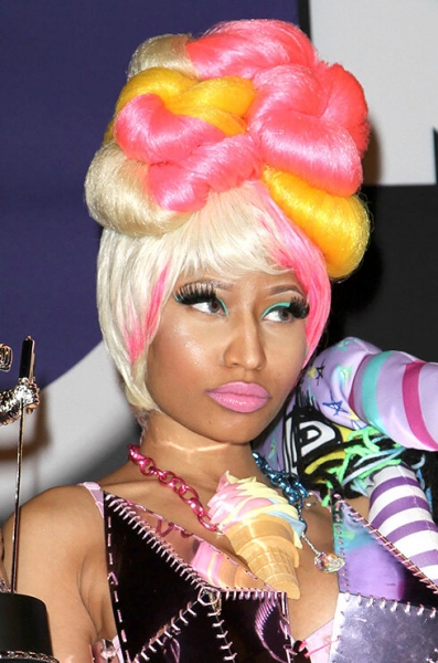 На всю голову: самые странные прически знаменитостей