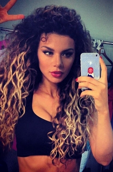 Накрутились и проиграли: Бузова, Польна и другие звезды с некрасивыми кудрями