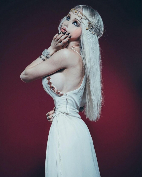 Не наигрались: Лукьянова и другие девушки, превратившие себя в «живых кукол»