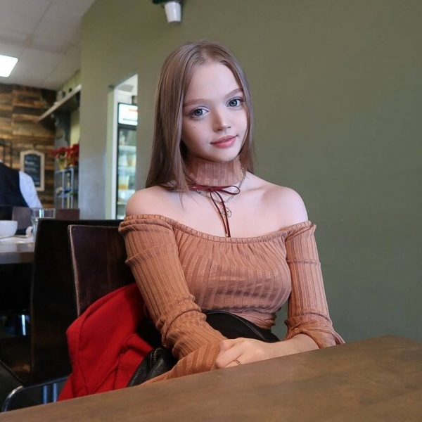 Не наигрались: Лукьянова и другие девушки, превратившие себя в «живых кукол»