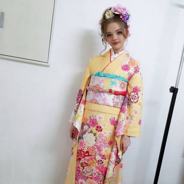 Не наигрались: Лукьянова и другие девушки, превратившие себя в «живых кукол»