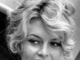 Неголливудская улыбка: 10 звезд, которые не стесняются своих неидеальных зубов