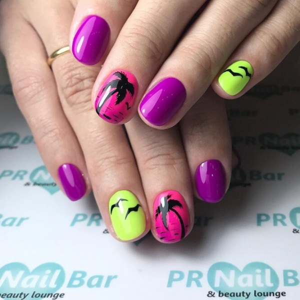 Неоновые ногти: 30 идей модного летнего маникюра