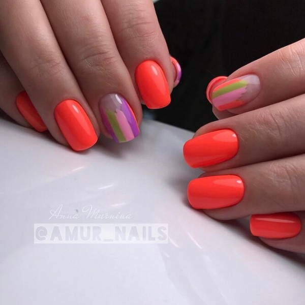 Неоновые ногти: 30 идей модного летнего маникюра