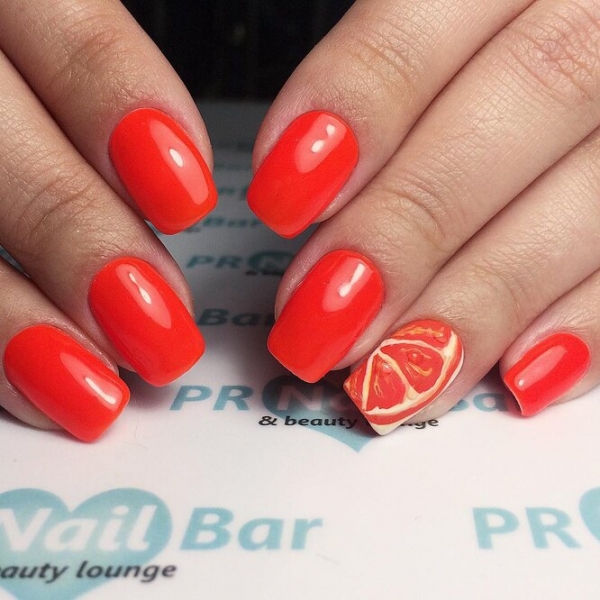 Неоновые ногти: 30 идей модного летнего маникюра