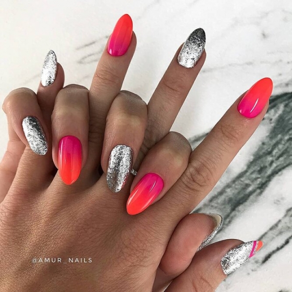 Неоновые ногти: 30 идей модного летнего маникюра