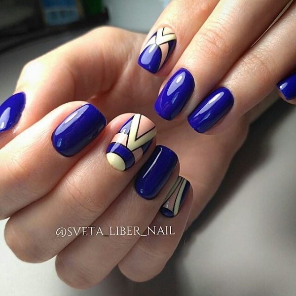 Неоновые ногти: 30 идей модного летнего маникюра