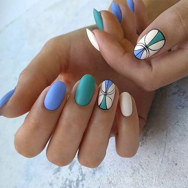 Непошлый маникюр с дизайном: 30 идей, которые стоит повторить