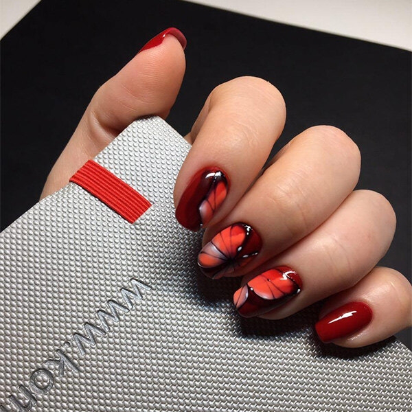 Непошлый маникюр с дизайном: 30 идей, которые стоит повторить