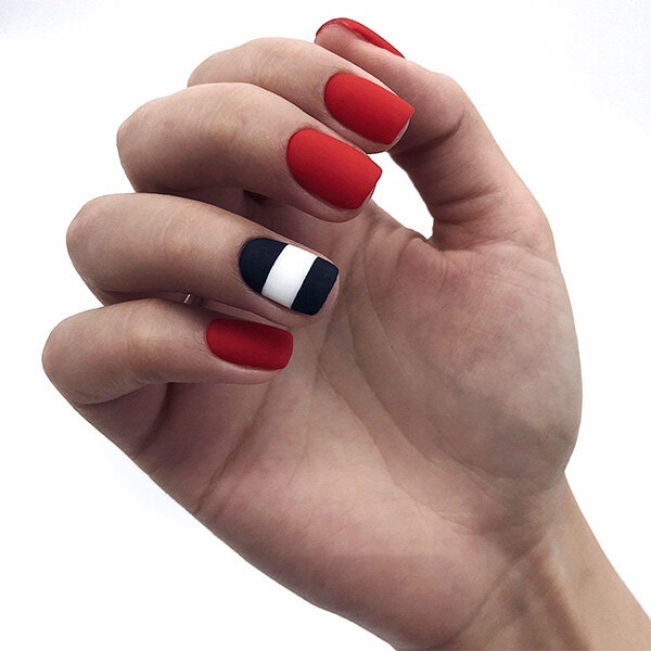 Непошлый маникюр с дизайном: 30 идей, которые стоит повторить