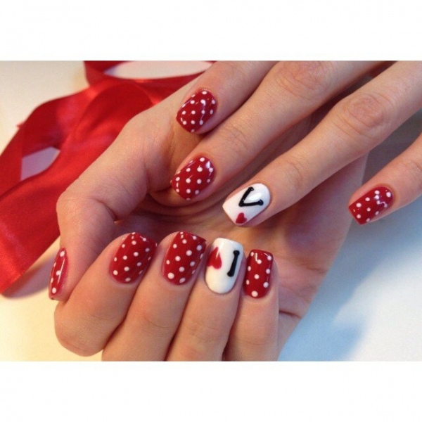 Нескучная классика: 25 модных идей для поклонниц красного маникюра