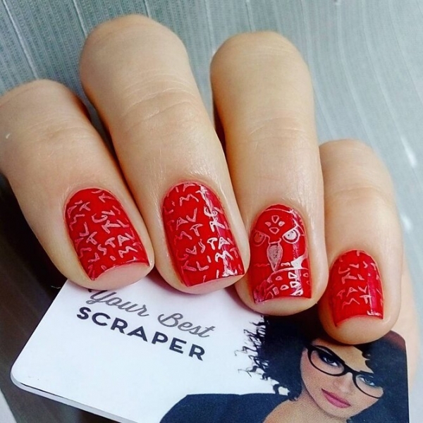 Нескучная классика: 25 модных идей для поклонниц красного маникюра