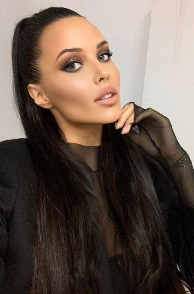 Нюд не к лицу: кого из звезд портит светлая помада