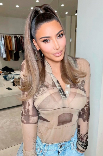 Нюд не к лицу: кого из звезд портит светлая помада