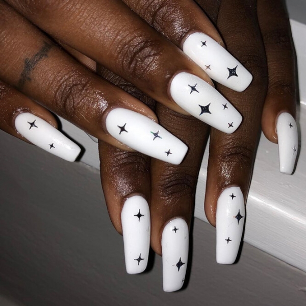 Ногти-пуанты: 15 безумных нейл-дизайнов с модной формой