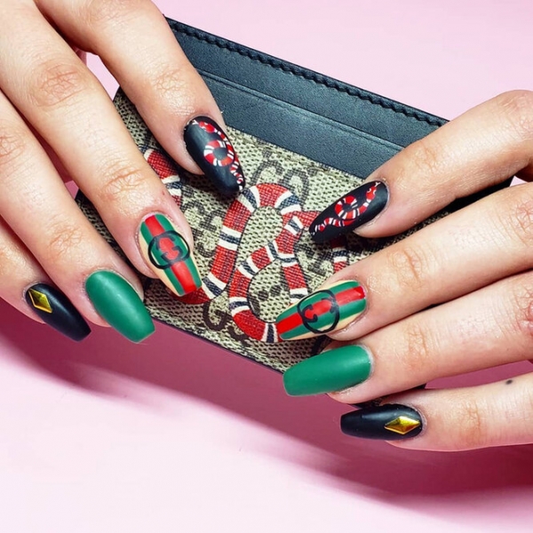 Ногти-пуанты: 15 безумных нейл-дизайнов с модной формой