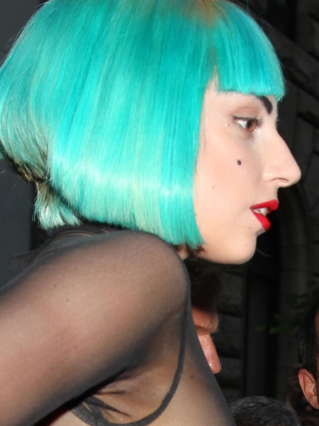 Нос с горбинкой: 10 звезд, которые не делают ринопластику — и правильно!