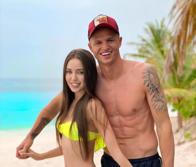 Официально: Дмитрий Тарасов и Анастасия Костенко ждут третьего ребенка