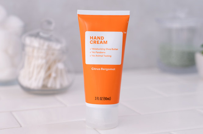 Она тебе не нужна: бесполезная косметика, на которую не стоит тратить деньги