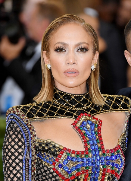 От девчонки из&nbsp;Бронкса до&nbsp;иконы стиля: бьюти-эволюция Джей Ло