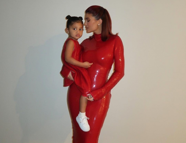 От куртки Майкла Джексона до пони: самые дорогие подарки звездных детей