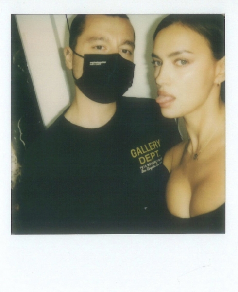 Откровенно: новые фото Ирины Шейк 