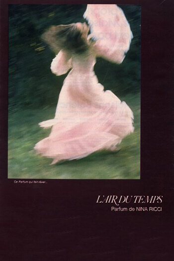 Парфюмерная ностальгия: 10 любимых духов твоей мамы