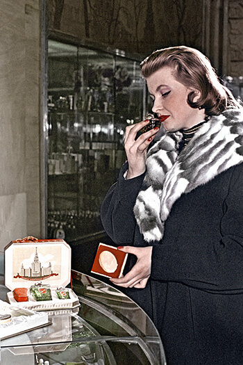 Парфюмерная ностальгия: 10 любимых духов твоей мамы