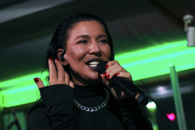 Планы на вечер: спектакли по Пушкину и Шекспиру, онлайн-концерты Елки, Томаса Мраза и Дэвида Гетта