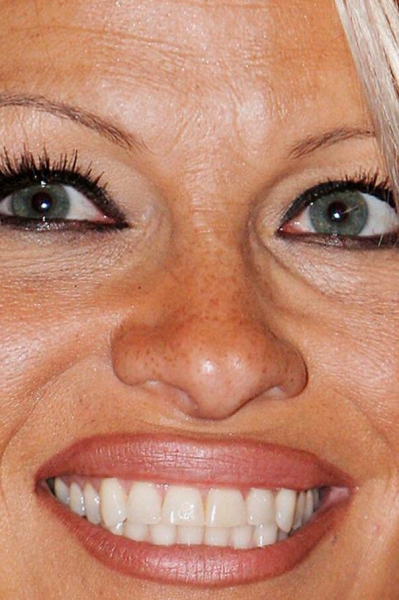 Под микроскопом: как выглядит макияж Гаги, Минаж и других звёзд вблизи