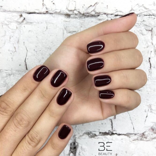 Покажи своему мастеру: 30 идей модного маникюра для коротких ногтей