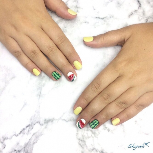 Покажи своему мастеру: 30 идей модного маникюра для коротких ногтей