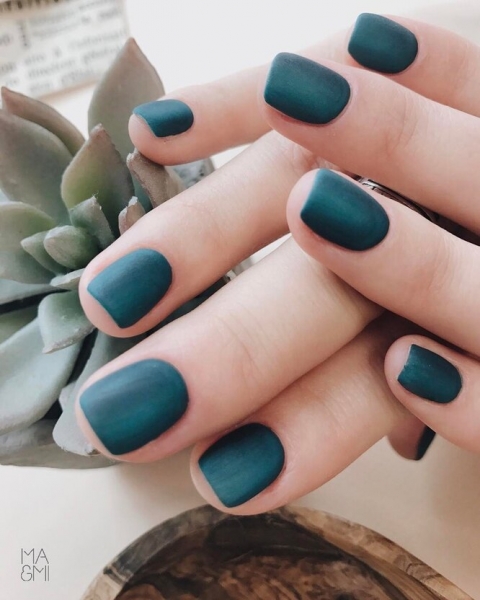 Покажи своему мастеру: 30 идей модного маникюра для коротких ногтей