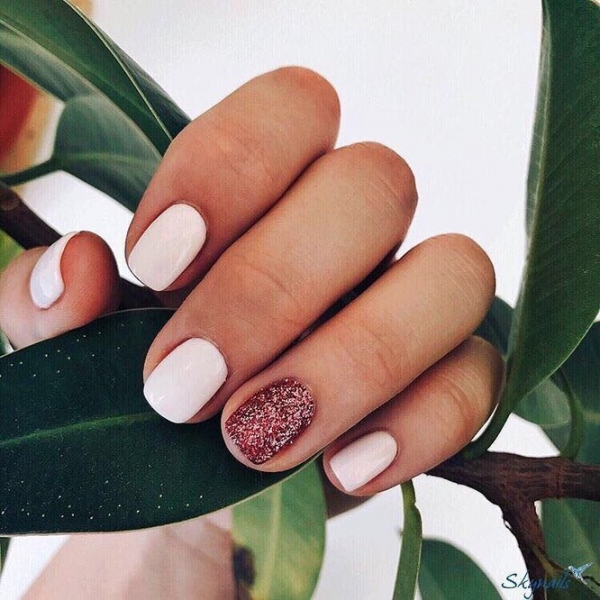 Покажи своему мастеру: 30 идей модного маникюра для коротких ногтей