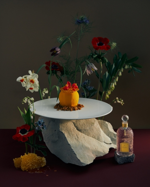 Попробовать радость на вкус: Guerlain представил необычный десерт в BURO.TSUM