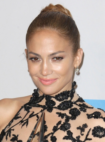 Провалы и&nbsp;удачи: бьюти-эволюция Дженнифер Лопес