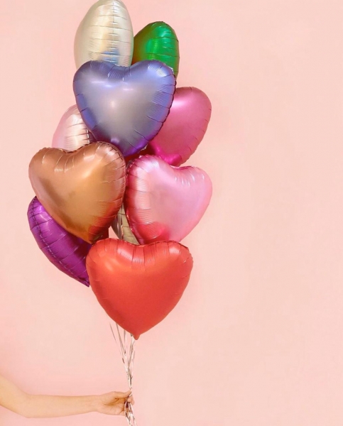 Раздаем подарки за знание сериалов: Мария KAKDELA на странице PEOPLETALK проведёт онлайн-викторину по сериалу «Друзья»