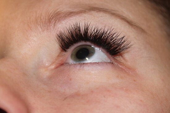 «Ресничные феи»: 15 худших наращиваний, которые мы когда-либо видели